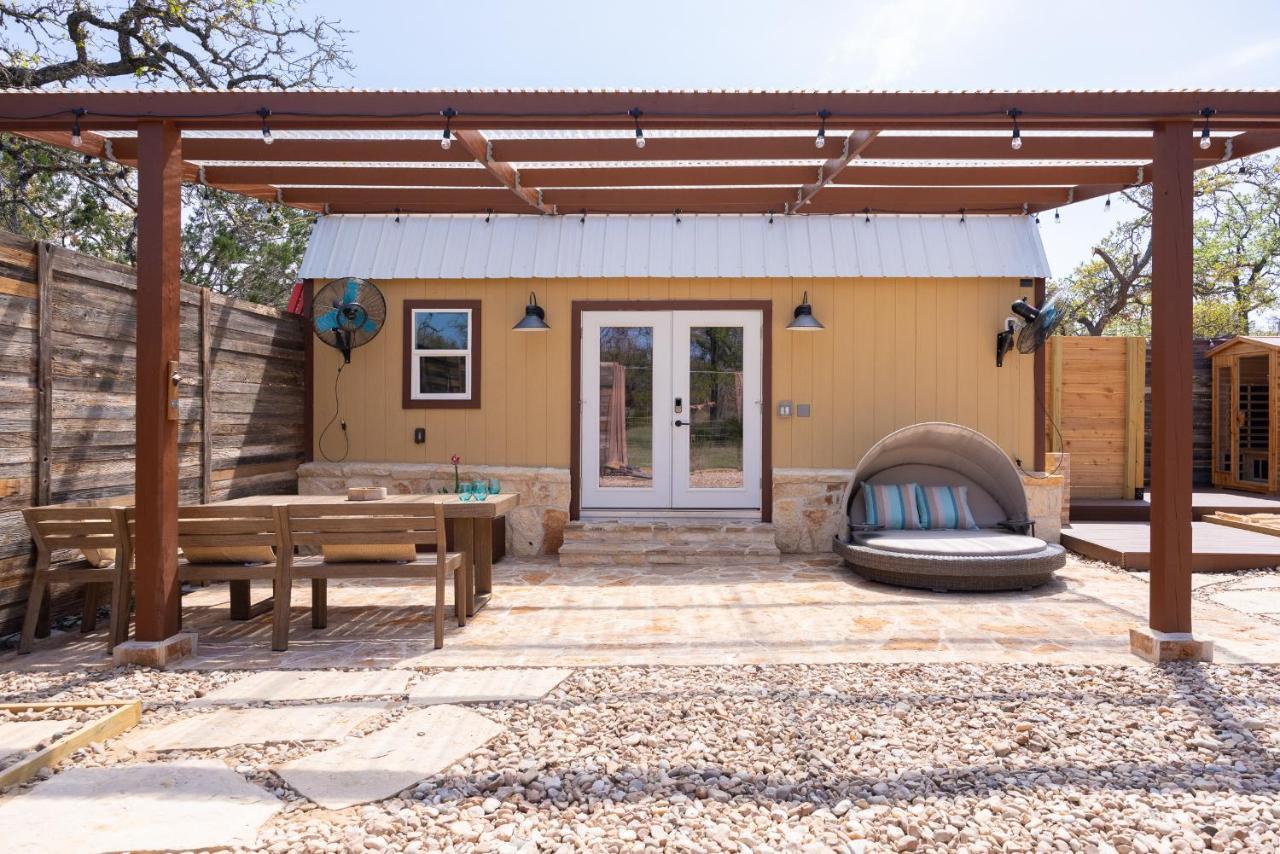 הוילה Romantic Tiny Luxury Retreat W Heated Pool, Sauna N Outdoor Shower In Wimberley 10 Acres מראה חיצוני תמונה