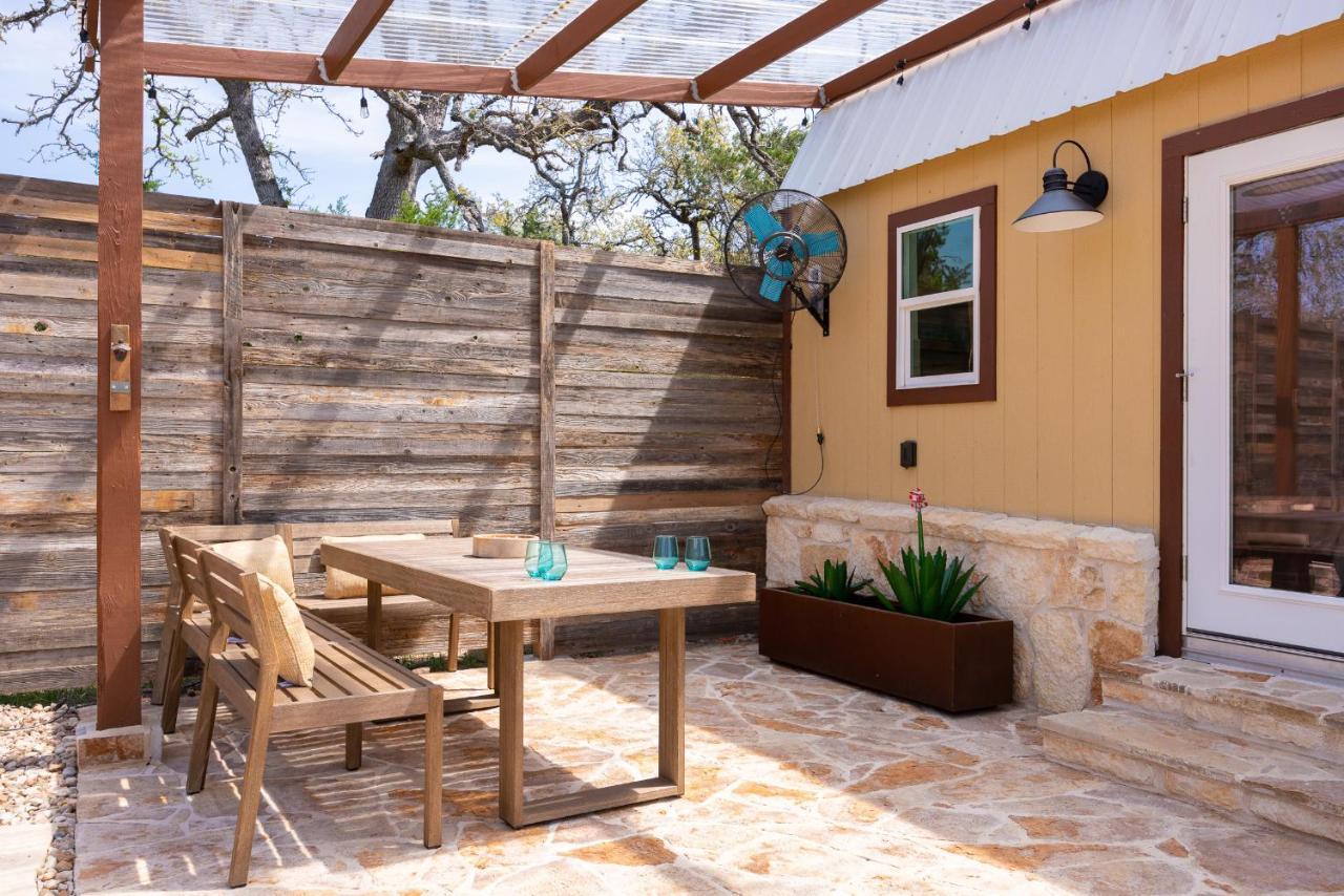 הוילה Romantic Tiny Luxury Retreat W Heated Pool, Sauna N Outdoor Shower In Wimberley 10 Acres מראה חיצוני תמונה