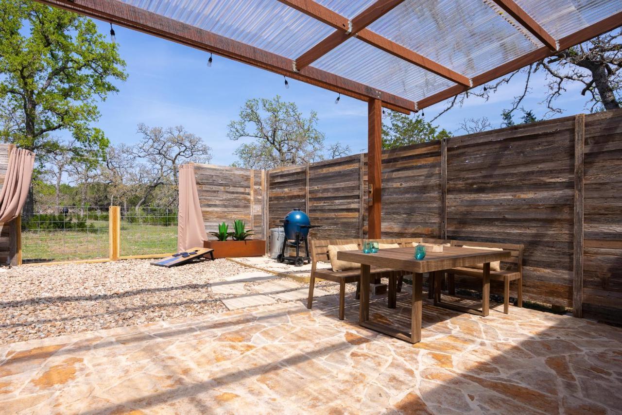 הוילה Romantic Tiny Luxury Retreat W Heated Pool, Sauna N Outdoor Shower In Wimberley 10 Acres מראה חיצוני תמונה